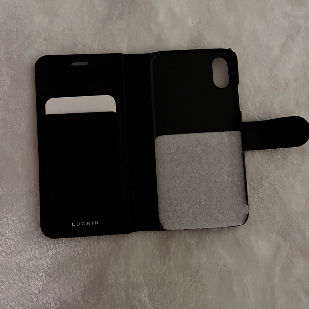Black Lucrin Geneva iPhone 12 case